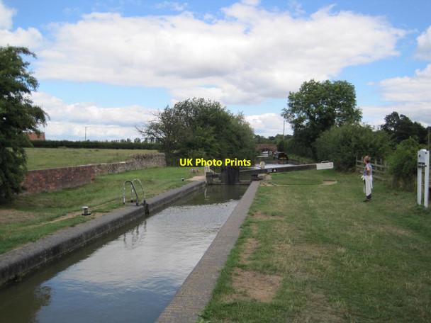 Photo 6"x4" Slat Mill Lock, Oxford Canal Williamscot c2013
