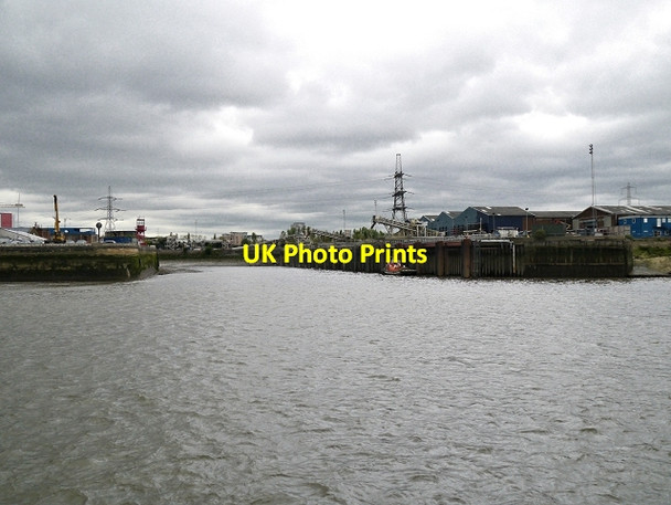 Photo 6"x4" River Thames, Canning Town Poplar\/TQ3780 c2013