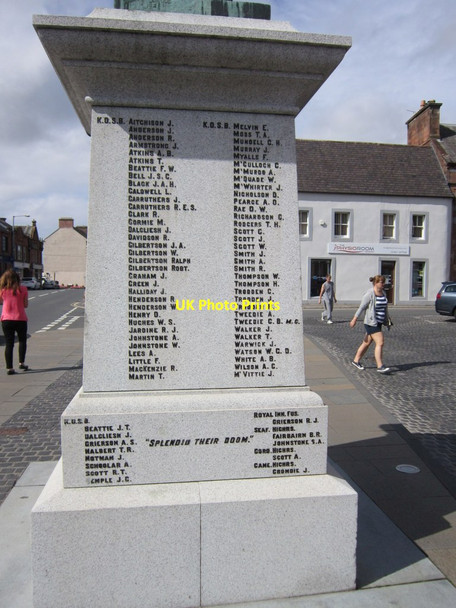 Photo 6"x4" The War Memorial at Annan Annan c2013 P1