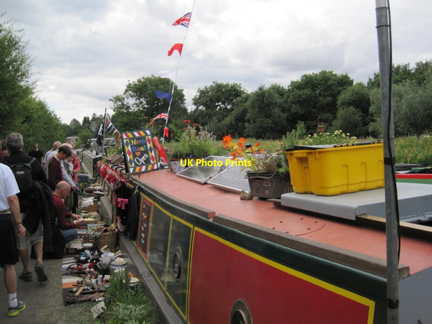 Photo 6"x4" Narrow Boats and Herb Sellers, Oxford Canal Cropredy c2013