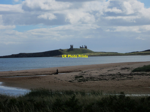 Photo 6"x4" Looking across Embleton Bay towards Dunstanburgh Castle Low Newton-by-the-Sea c2013