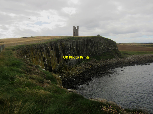 Photo 6"x4" Gull Crag, below Dunstanburgh Castle Embleton\/NU2322 c2013