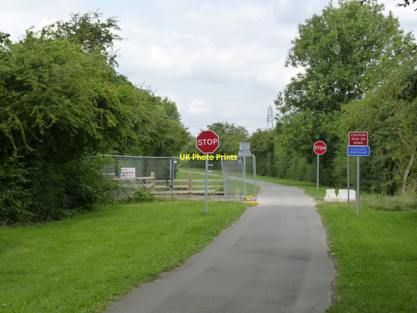 Photo 6"x4" Derby Canal footpath and cycleway Shelton Lock c2013