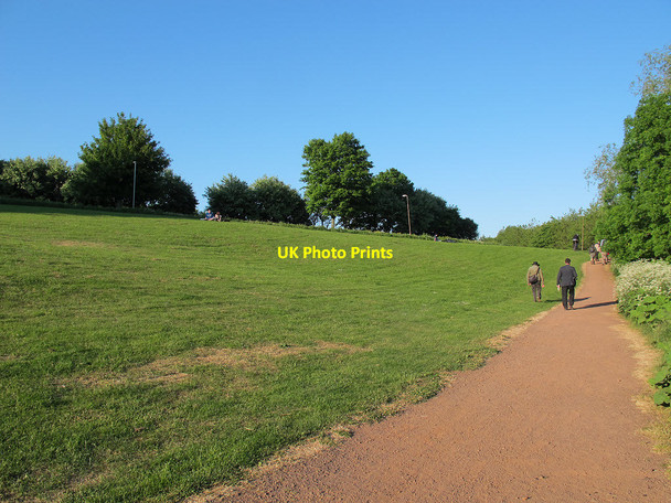 Photo 6"x4" Path in St Mark\u00e2\u0080\u0099s Park Edinburgh c2013