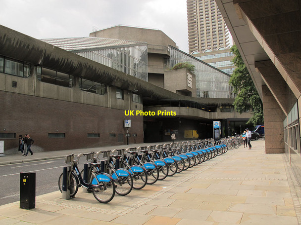 Photo 6"x4" Silk Street docking station London c2013