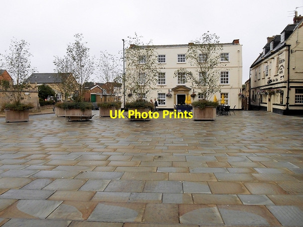 Photo 6"x4" Grantham, Market Square Grantham c2013