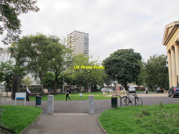 Photo 6"x4" St James, Bermondsey - improved forecourt Bermondsey c2013