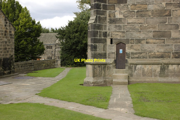 Photo 6"x4" Churchyard, Ilkley All Saints Ilkley c2013