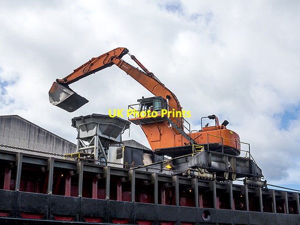 Photo 6"x4" Mechanical shovel on the CSL Clyde Overpool c2013