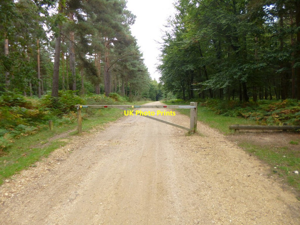 Photo 6"x4" South Oakley Inclosure, gateway Burley Lawn c2013