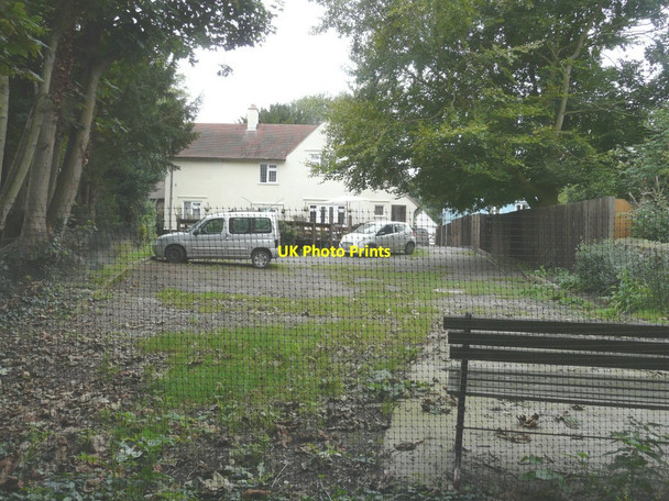 Photo 6"x4" The back of The Yew Tree Barfrestone c2013