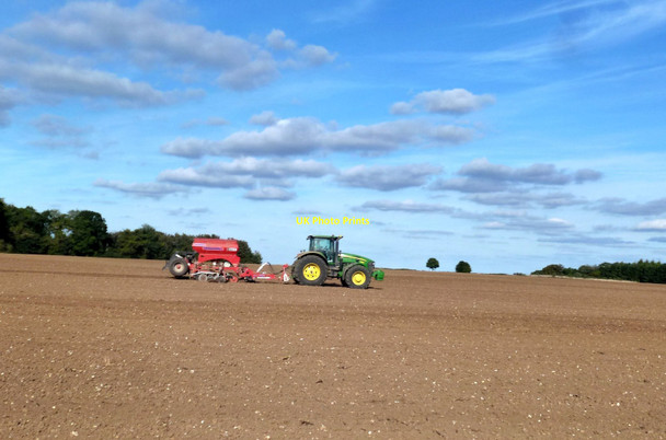 Photo 6"x4" Tractor Working near Stanmore Stanmore\/SU4779 c2013