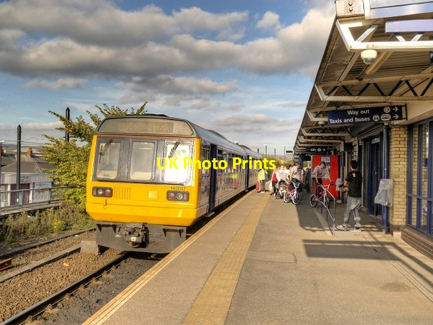 Photo 6"x4" Arrivals at Rochdale Rochdale c2013
