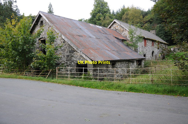 Photo 6"x4" Abandoned farm buildings at Rhiwargor Alltforgan c2013