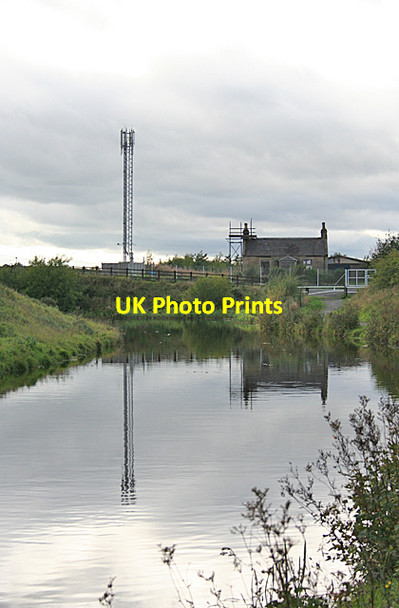 Photo 6"x4" Cottage and Communications Mast Greenbank\/NS8679 c2013
