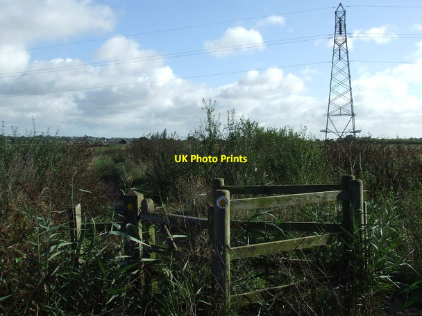 Photo 6"x4" Kissing Gate And Pylon Lawford\/TM0931 c2013