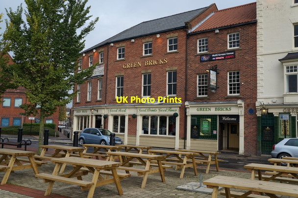 Photo 6"x4" Green Bricks on Humber Dock Street, Hull Kingston upon Hull c2013