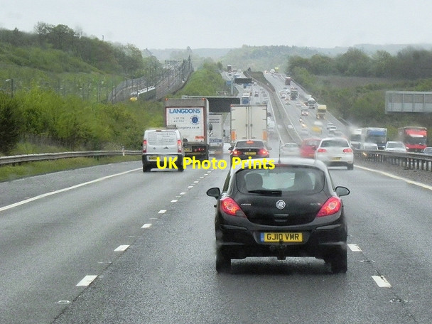 Photo 6"x4" A Wet Day on the M20 near Maidstone Bearsted c2013