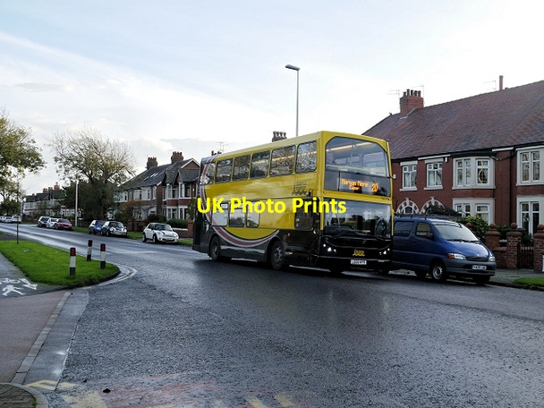 Photo 6"x4" Bus on West Park Drive Blackpool\/SD3136 c2013