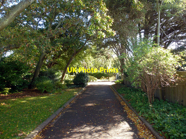 Photo 6"x4" Footpath from Willowhale Avenue to Barrack Lane Aldwick c2013