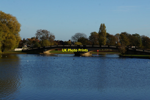 Photo 6"x4" The footbridge over East Park Lake, Hull Sutton Ings\/TA1231 c2013