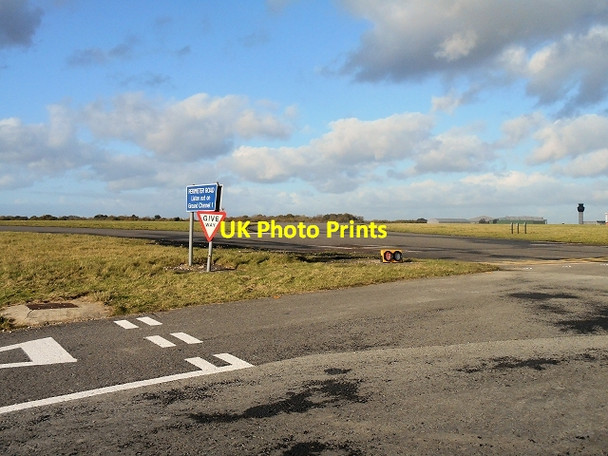 Photo 6"x4" Perimeter Road, Manchester Airport Morley\/SJ8282 c2013