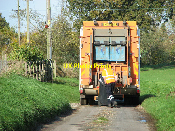 Photo 6"x4" Bin day in Aldeby Waterheath c2013