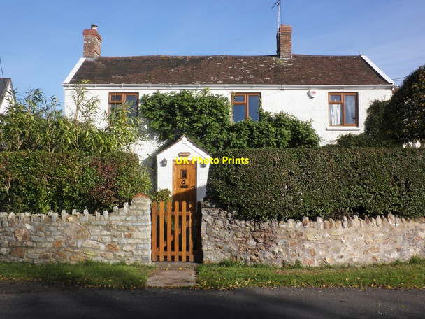 Photo 6"x4" Willow Cottage, Tone Green Tone Green c2013