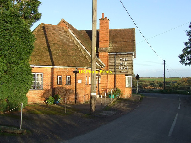 Photo 6"x4" The Beehive Inn Little Horkesley c2013