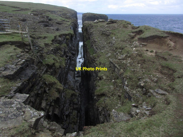 Photo 6"x4" Rousay; View SW, gash in rocks at Little Lobust Wasbister\/HY3932 c2013