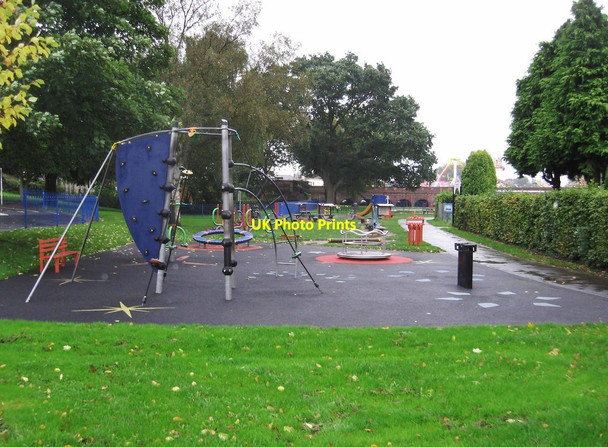 Photo 6"x4" Riverside Meadows Play Area, Stourport-on-Severn Stourport-on-Severn c2013