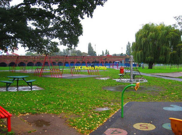 Photo 6"x4" Riverside Meadows Play Area, Stourport-on-Severn Stourport-on-Severn c2013