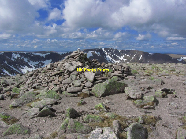 Photo 6"x4" On summit of Cairn Toul, View towards Braeraich Cairn Toul\/Carn an t-Sabhail c2013