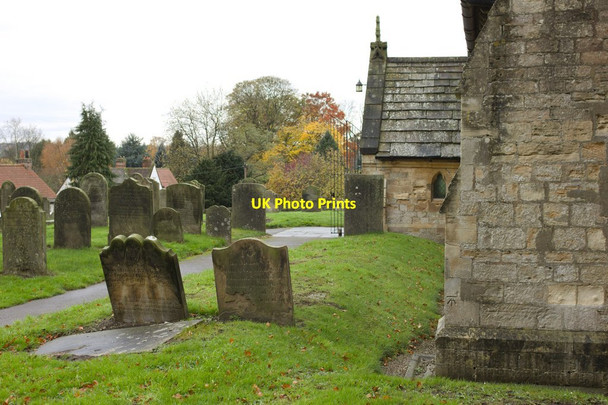 Photo 6"x4" Churchyard, Farnham Farnham\/SE3460 c2013