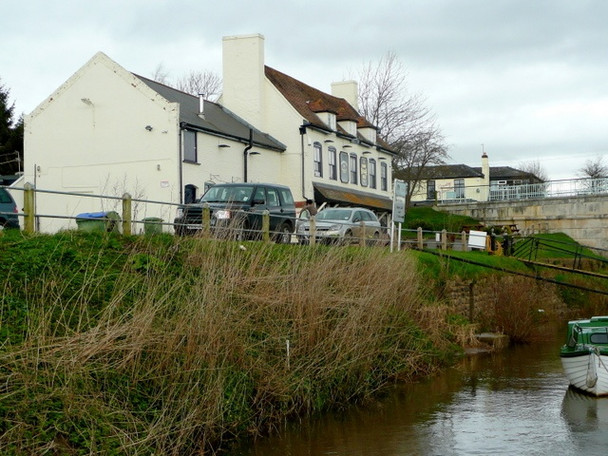 Photo 6"x4" The Haw Bridge Inn 1 Tirley c2009