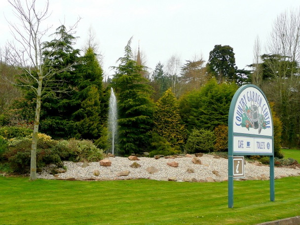 Photo 6"x4" Fountain and planting Huntley\/SO7219 c2009