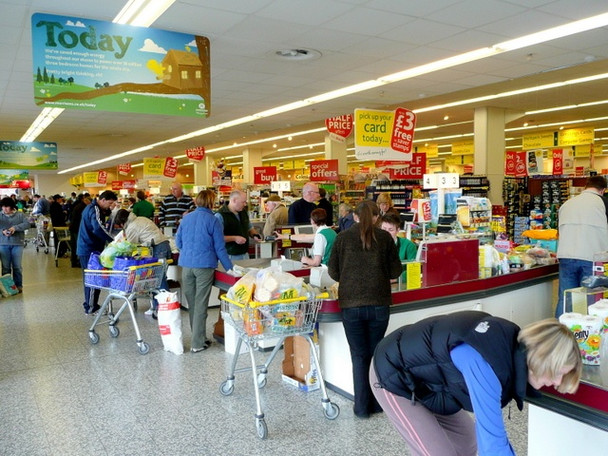 Photo 6"x4" Saturday morning shoppers Ross-on-Wye c2009