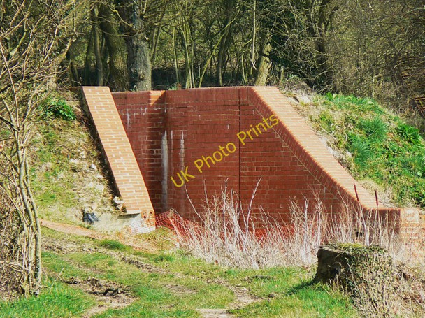 Photo 6"x4" New lock, Wilts and Berks canal, near Bradenstoke The Banks\/SU0179 c2009