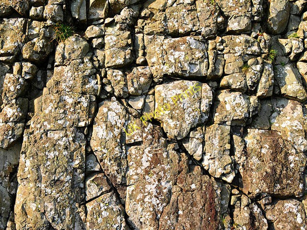 Photo 6"x4" Bennybeg Craig rockface Dargill c2009