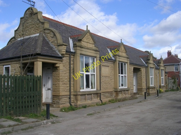 Photo 6"x4" Almshouses - Holmfield Avenue Wakefield\/SE3320 c2009