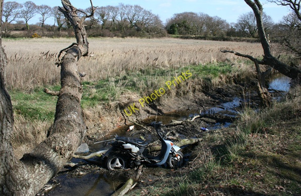 Photo 6"x4" Abandoned scooter in drainage channel West Town\/SZ7199 c2009