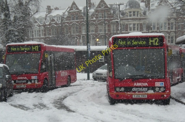 Photo 6"x4" Golders Green Bus Terminus Hampstead\/TQ2685 c2009