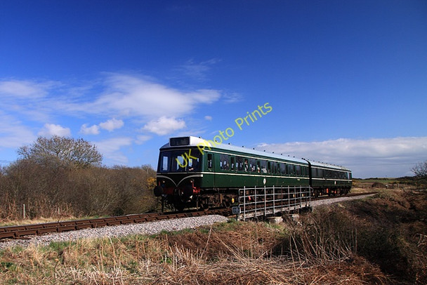 Photo 6"x4" Diesel Loco approaching Corfe Castle Corfe Castle c2009