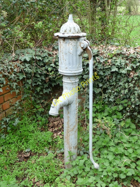 Photo 6"x4" Village pump, Stanford Bridge Stanford Bridge c2009