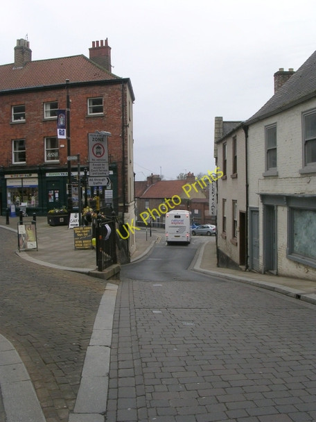 Photo 6"x4" Duck Hill - viewed from Kirkgate Ripon c2009