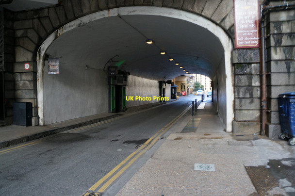 Photo 6"x4" The Thames Path under London Bridge London c2014