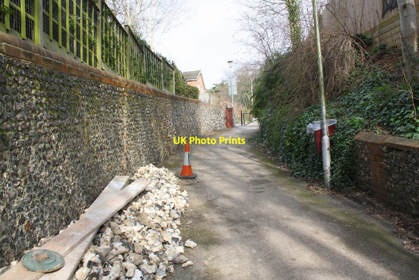 Photo 6"x4" The Mount path Reading c2014
