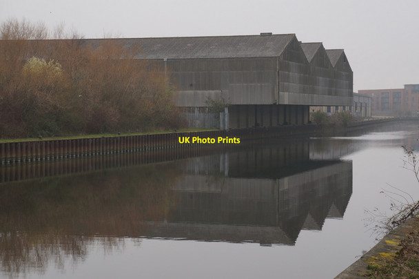 Photo 6"x4" Aire & Calder Navigation, Leeds Hunslet c2014