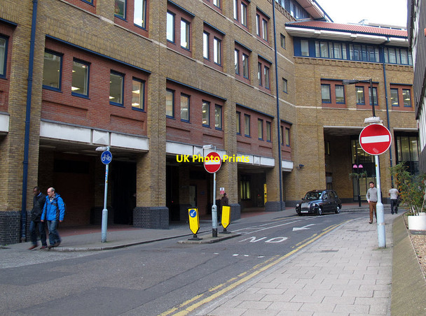 Photo 6"x4" Contraflow on Park Street London c2014