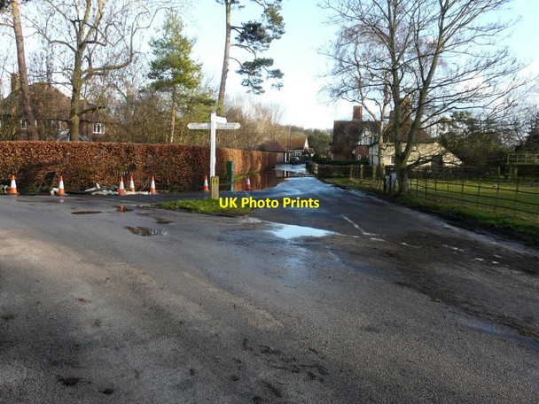 Photo 6"x4" Looking east-southeast along The Street Bishopsbourne c2014